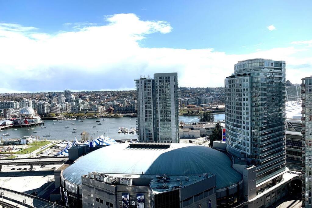 Downtown 3Br/2Ba+Views+Skytrain+Free Parking Leilighet Vancouver Eksteriør bilde